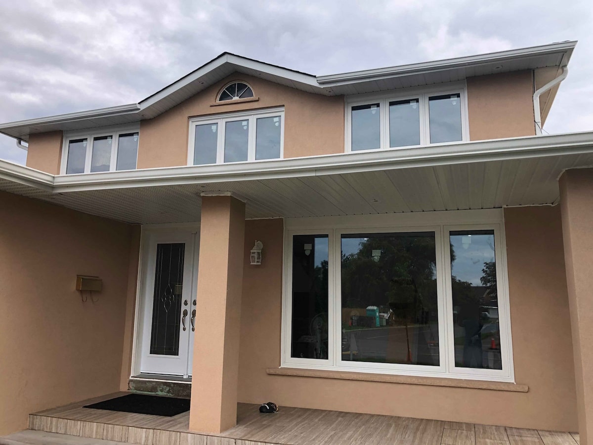 Compare top window replacement providers in Mississauga Comparison of leading window replacement companies in Mississauga