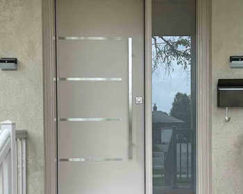 Modern-Door-with-Steel-Lines_3781.jpg