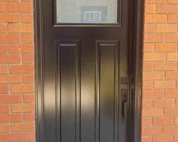 Victoria_door-with-small-glass_4738.jpg