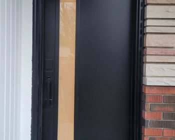 Contemporary-black-front-door-with-skinny-glass-and-black-handle_7704.jpg