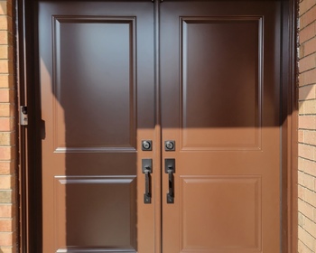 Double-door-London-with-transom.jpg