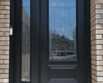 Single-door-with-Artisan-glass-and-sidelite.jpg