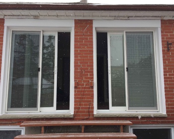 Sliding Vinyl Patio Door with Miniblinds