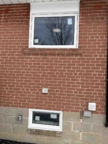 Awning and picture windows 