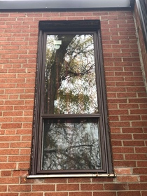 Single Hung offset split outside view in Toronto