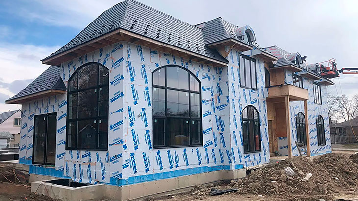 Choosing Between Big-name Brands and Smaller Window Companies