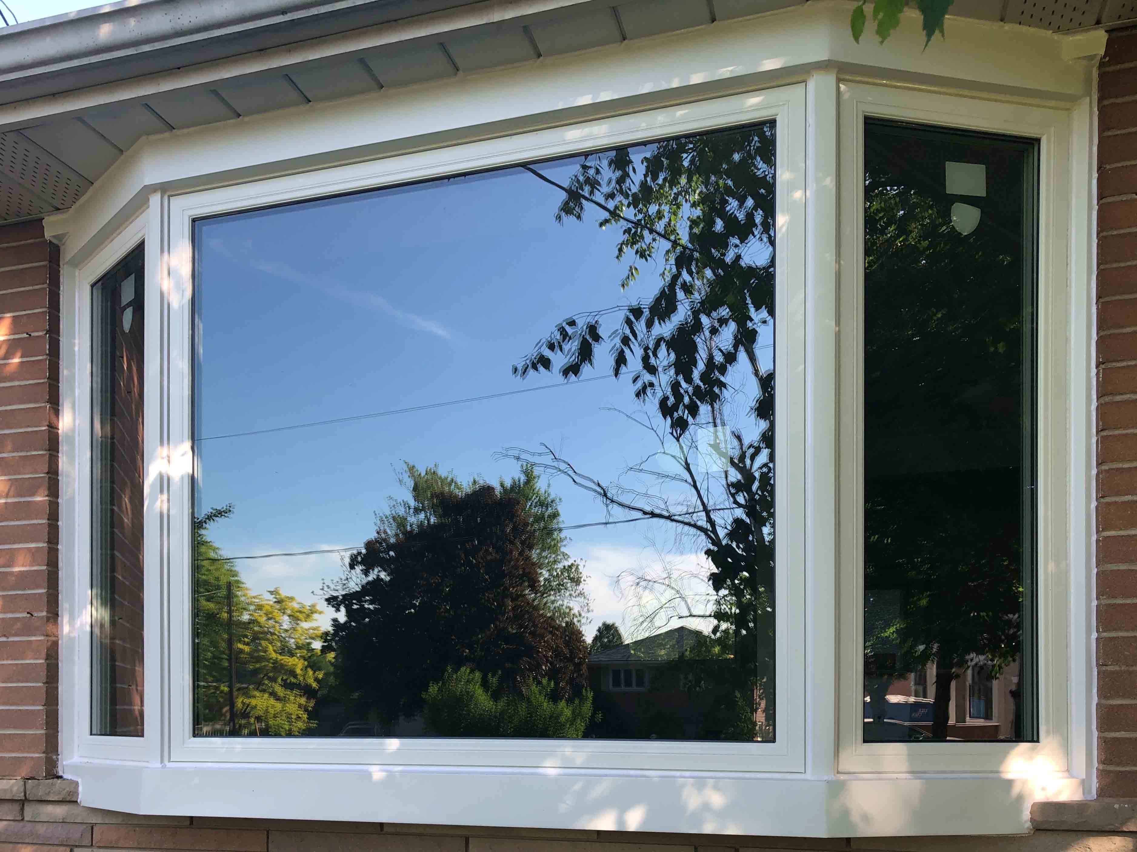 Professional Laminated Window Installation in Ontario Professional laminated window installation in Ontario by Vinyl Light Windows and Doors
